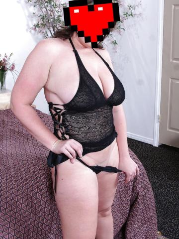 Люба Брюнетка